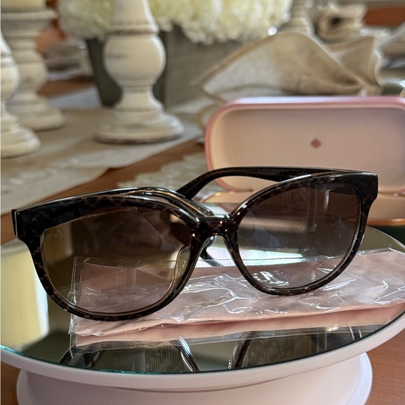 Kate Spade HELLO SUNSHINE Black Sunnies w/Case & cloth ! NEW IN CASE!